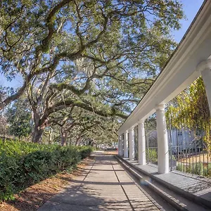https://southern-belle-skyline.top-hotels-in-savannah.com