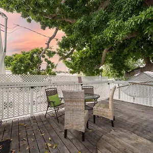 https://travelers-palm-key-west.hotels-in-key-west.com